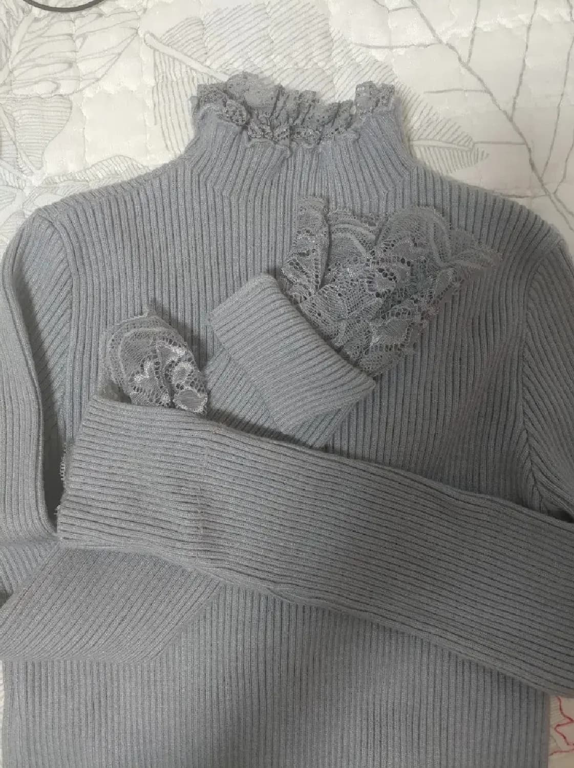 하늘 그레이 레이스 반목 터틀넥 골지 니트 상품이미지2