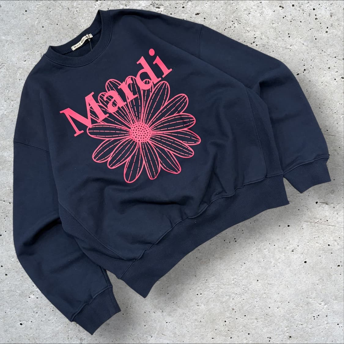 마르디 메크르디 플라워 맨투맨 네이비 핑크 C291 상품이미지1