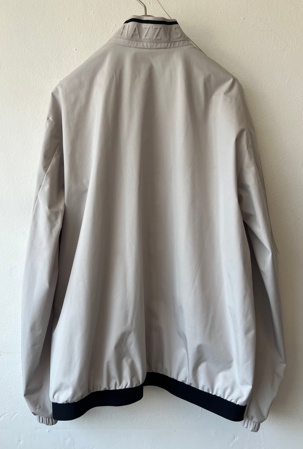 헤지스골프 남성 베이지 매쉬바람막이점퍼
 상품이미지9