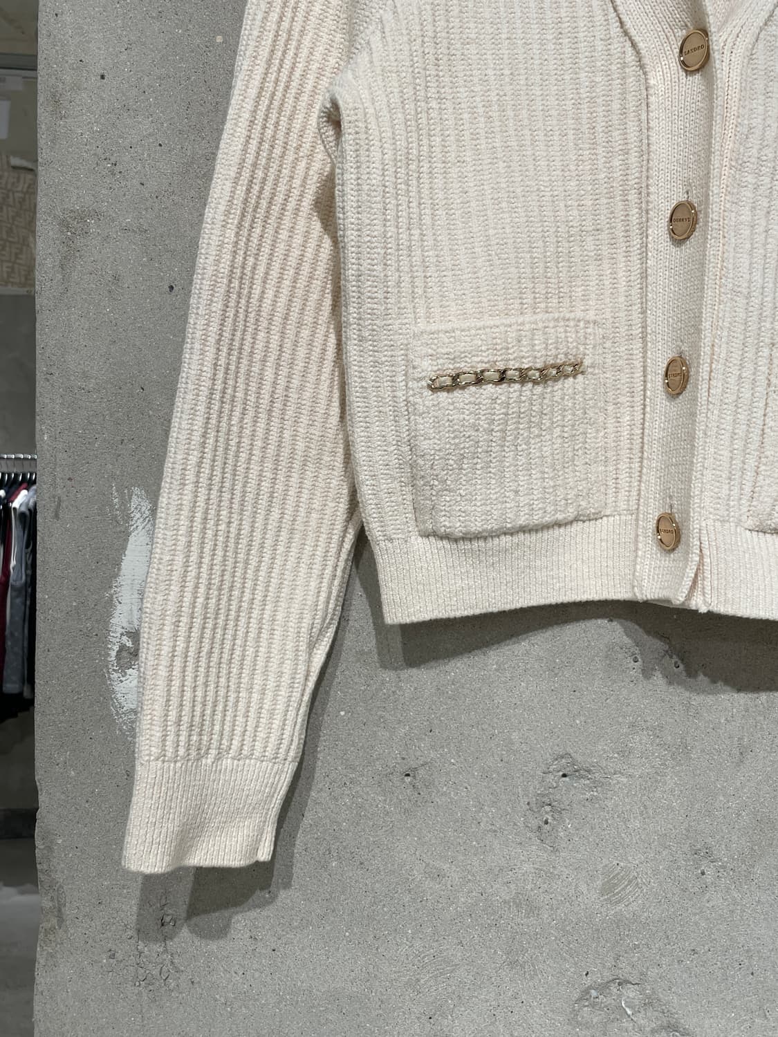 산드로 아이보리 체인 트리밍 버튼 가디건 상품이미지4