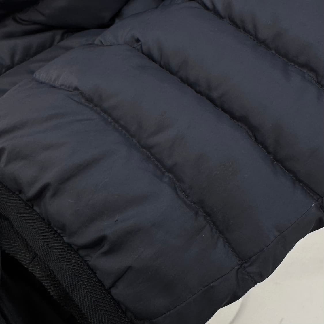[46사이즈] 프라다 남성 후드 경량 패딩 네이비 (SGH828) 상품이미지7