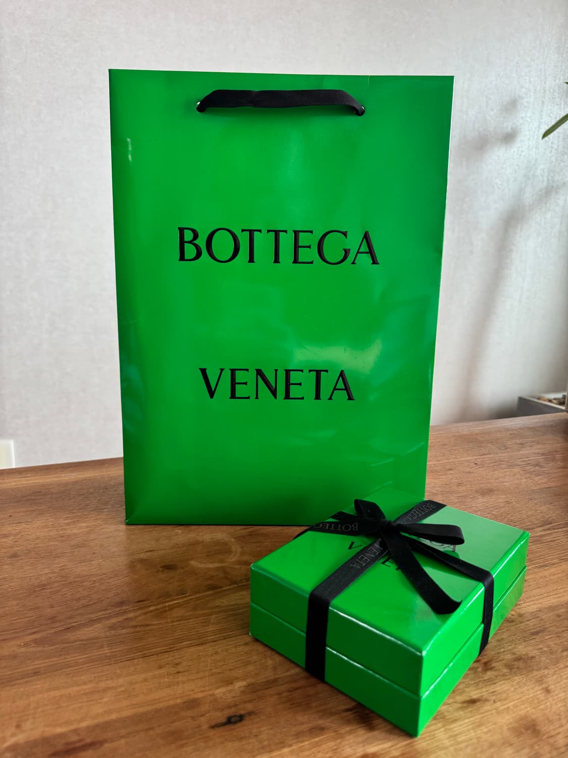 보테가 베네타 인트레치아토 반지갑 상품이미지1