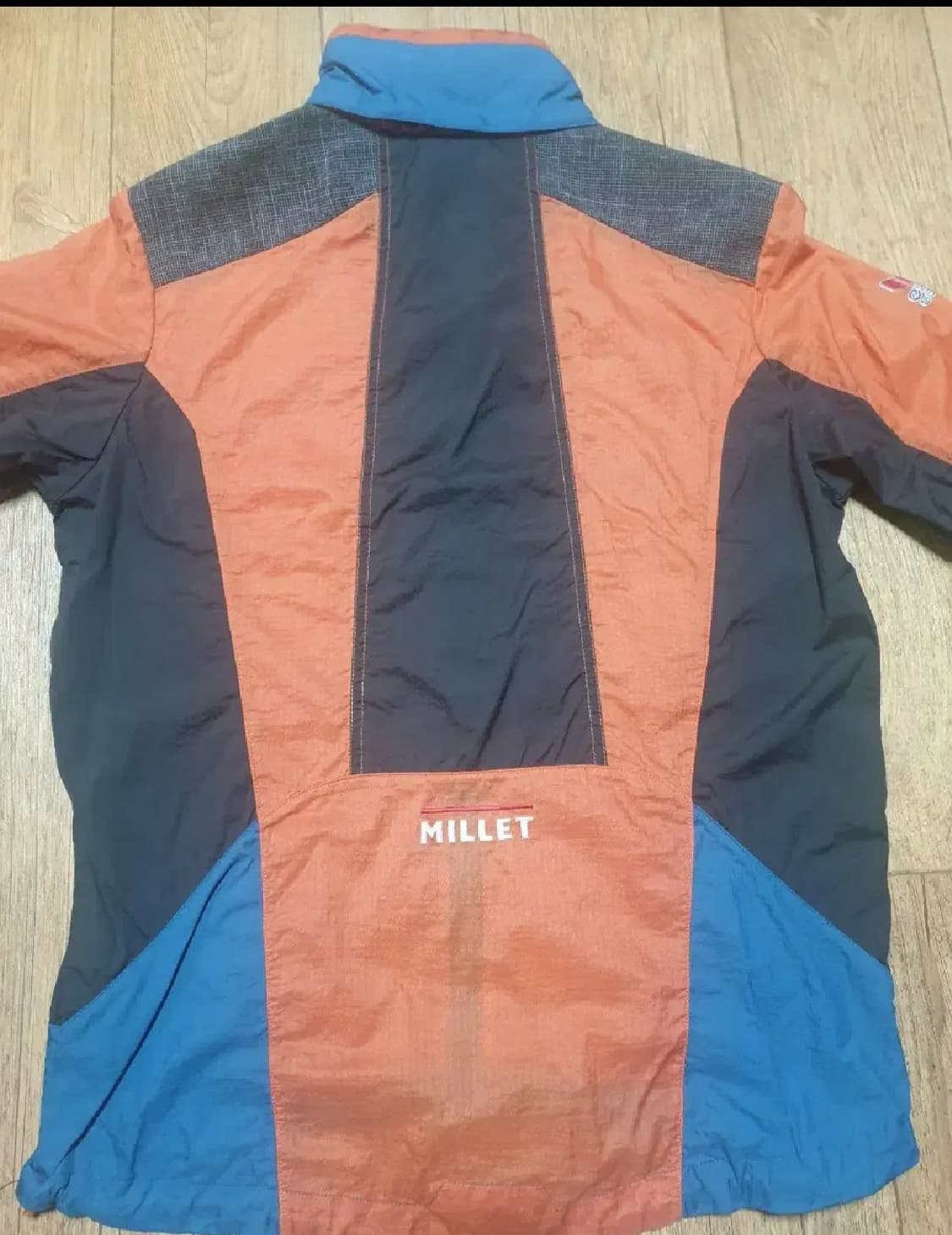 밀레 아웃도어 바람막이 95 사이즈입니다 상품이미지5