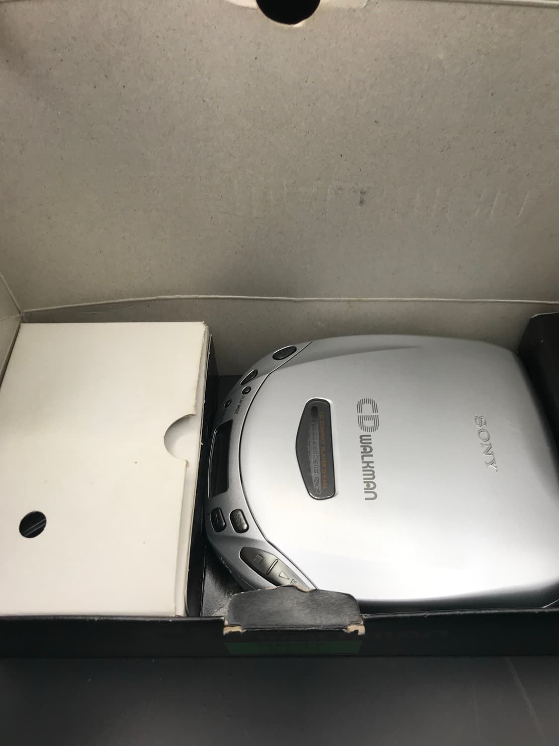 Sony CD player Walkman D-E404 (릴리슈슈 에디션) 상품이미지2