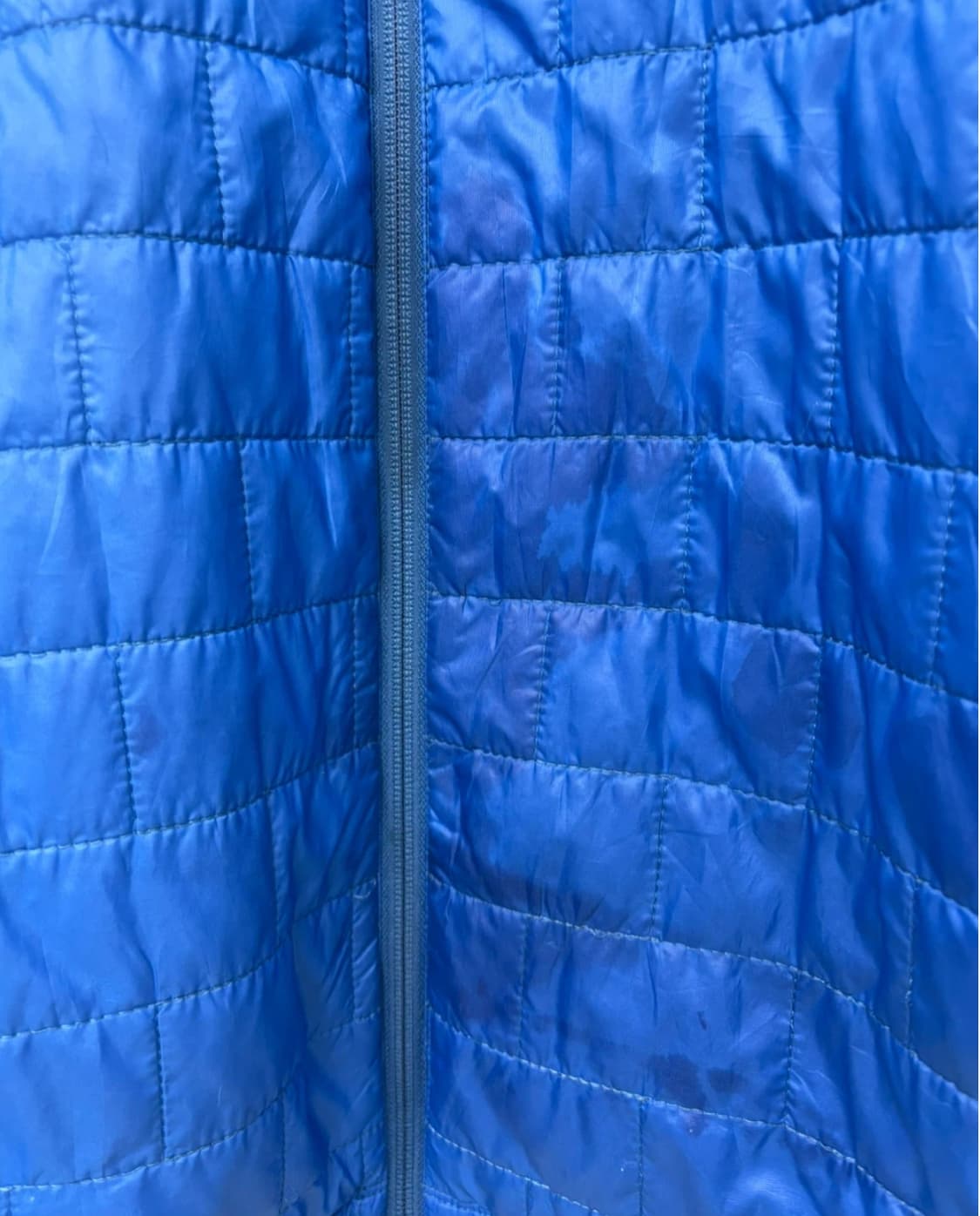 파타고니아 남성 나노퍼프 L사이즈입니다. 택 달린 새상품이고, 쨍한 파란 상품이미지5