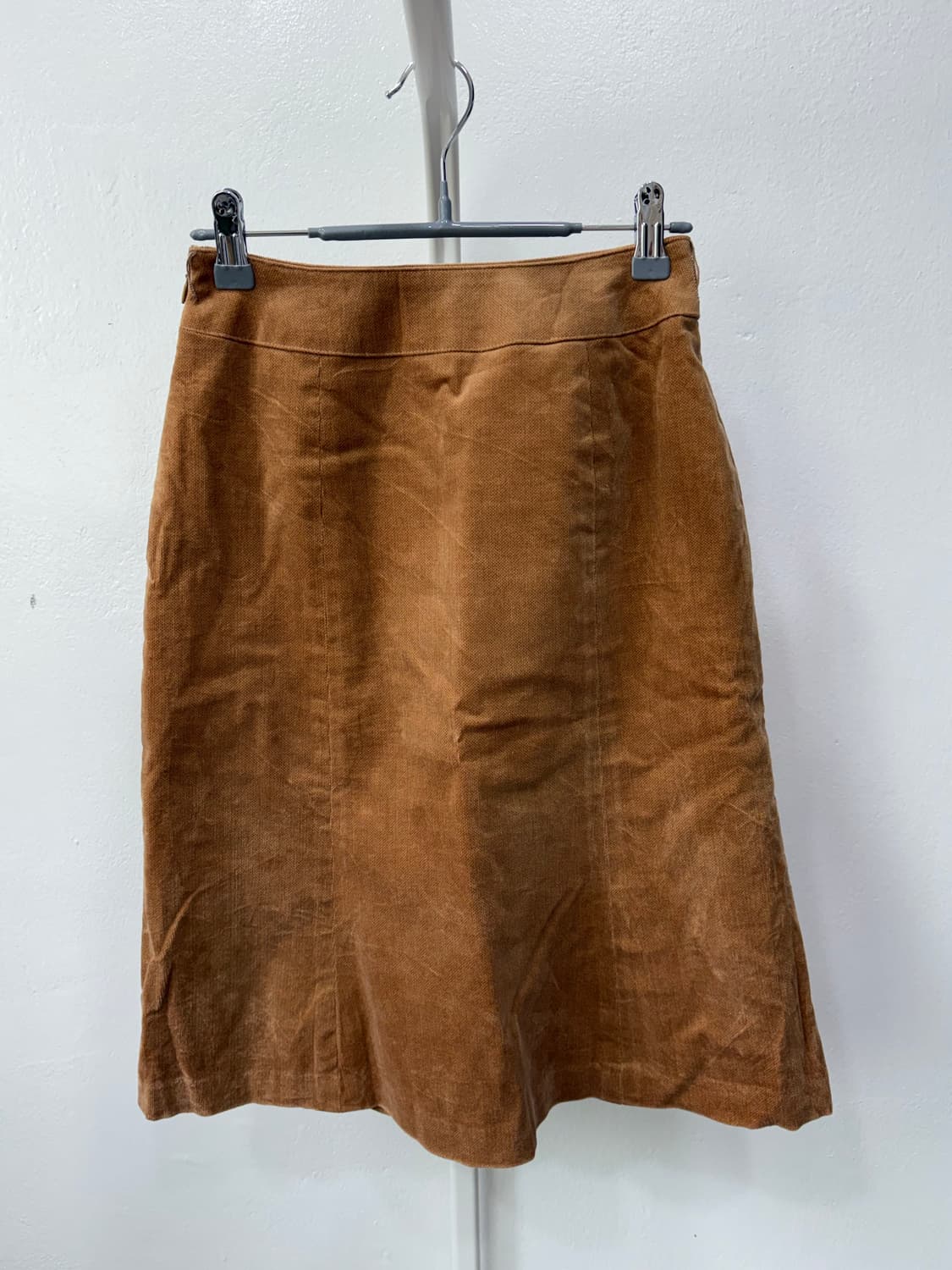 브라운 스웨이드 미디 스커트 상품이미지1