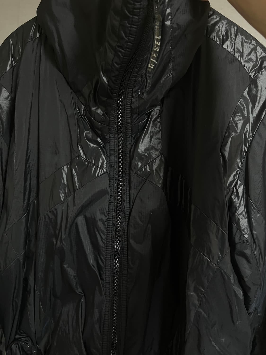 디젤 테이핑 하이넥 바람막이 상품이미지1