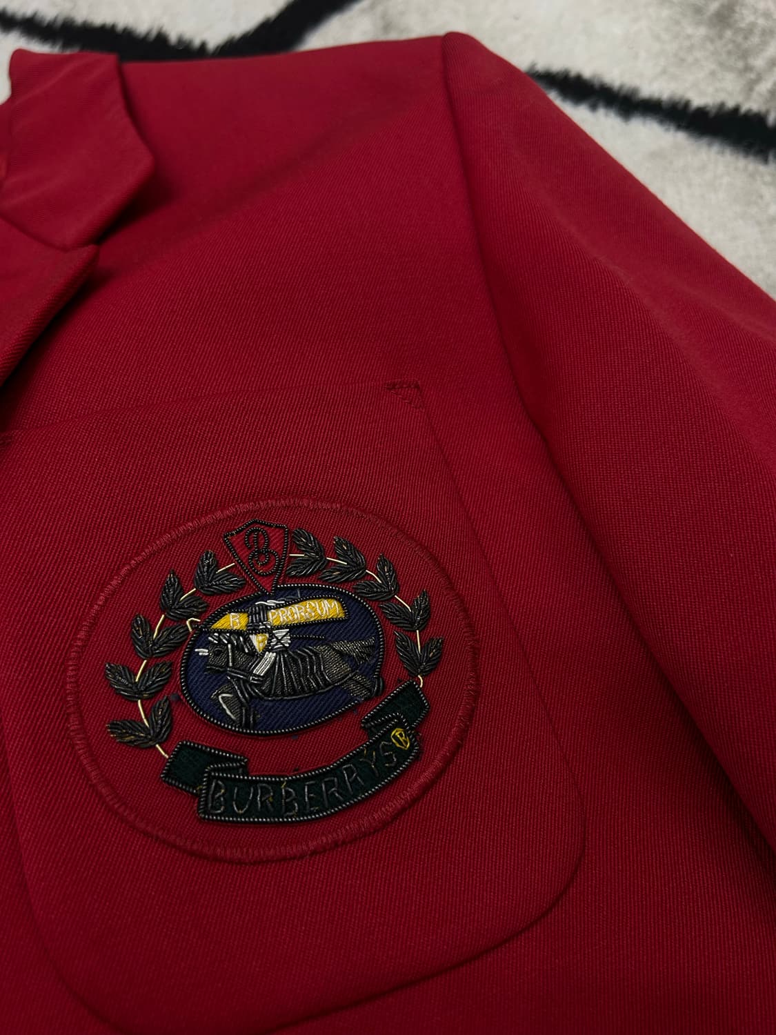 [66]버버리 크레스트 로고 금장 블레이저/레드 상품이미지4