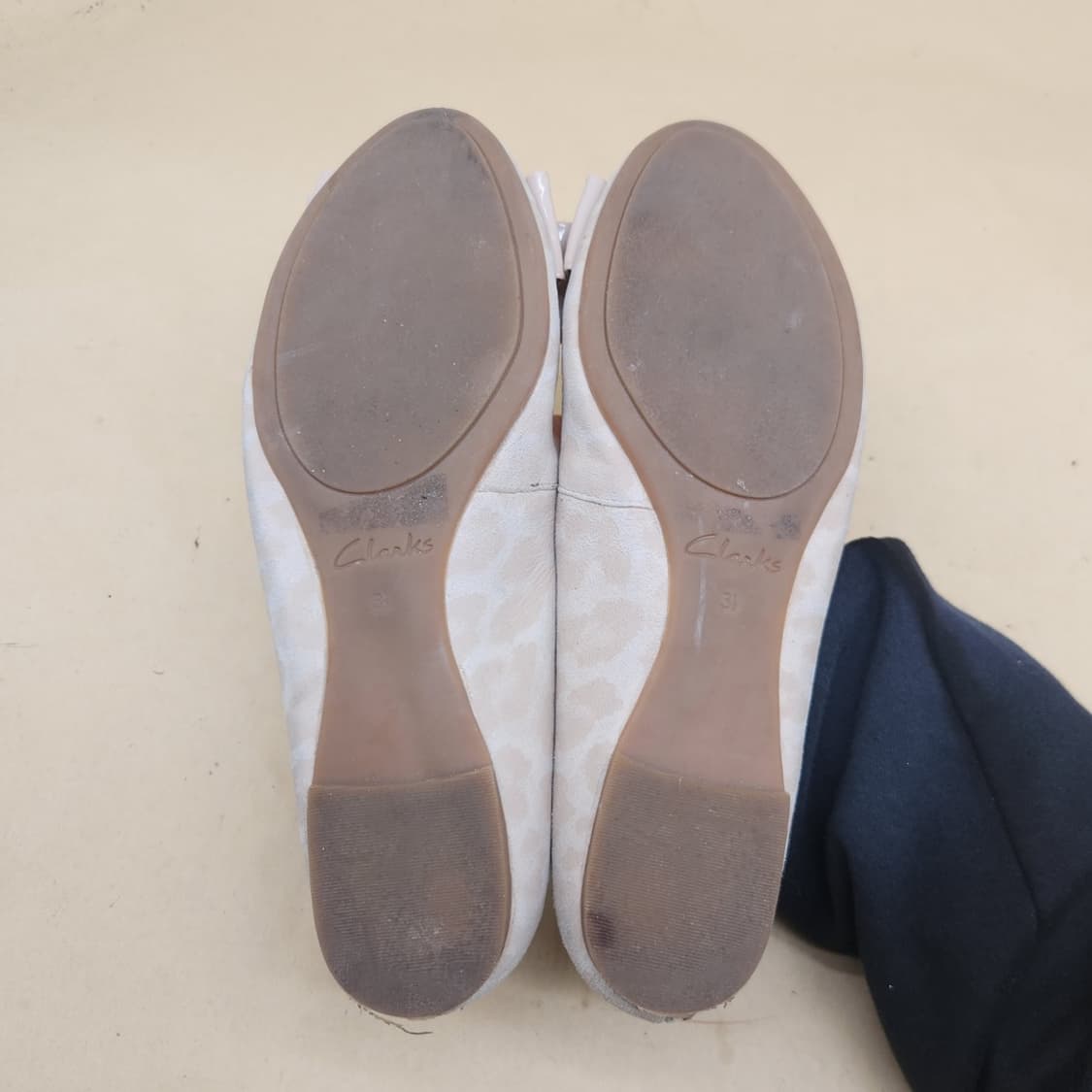 클락스. 여성플랫슈즈 225 상품이미지3