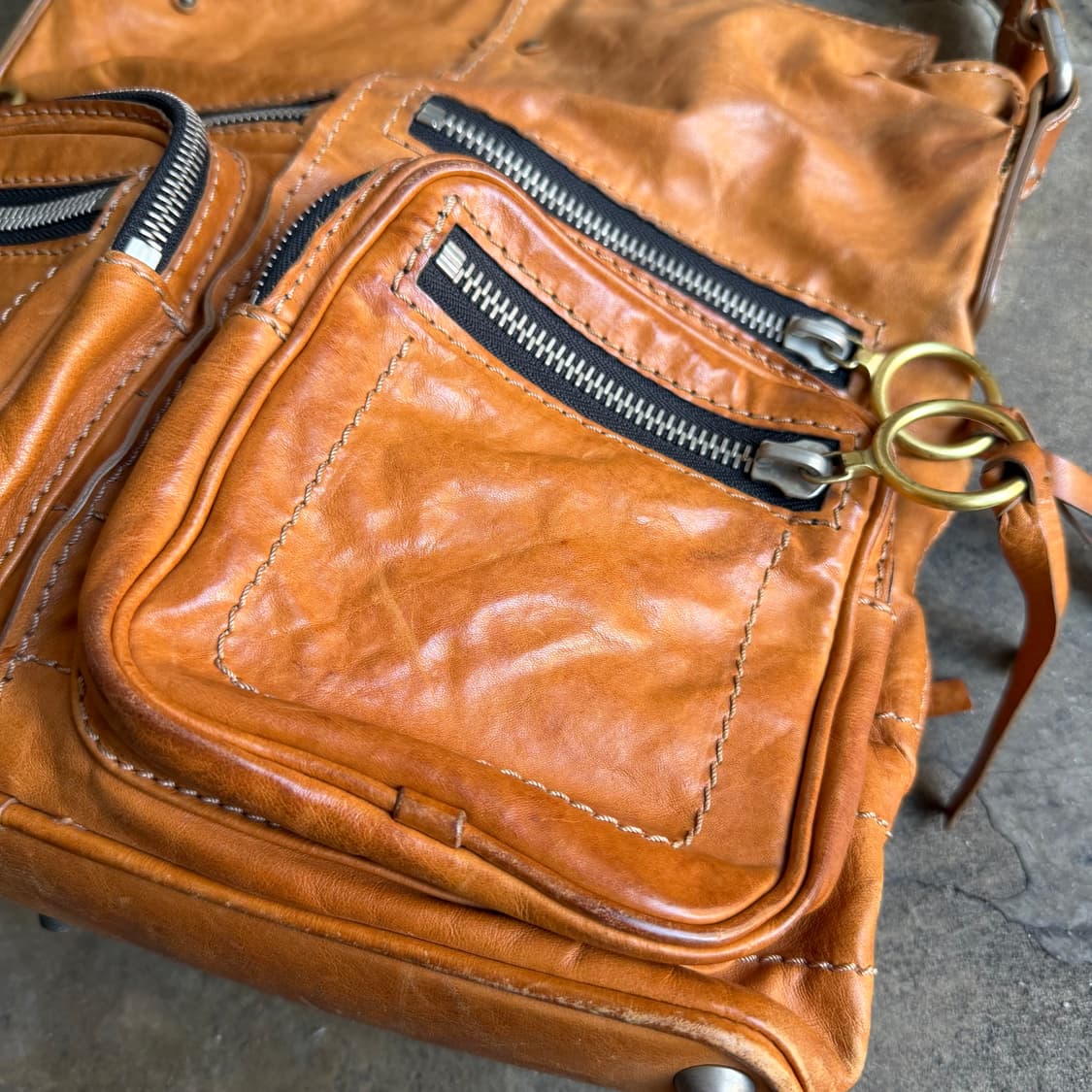 끌로에 멀티 포켓 레더 숄더백 상품이미지3