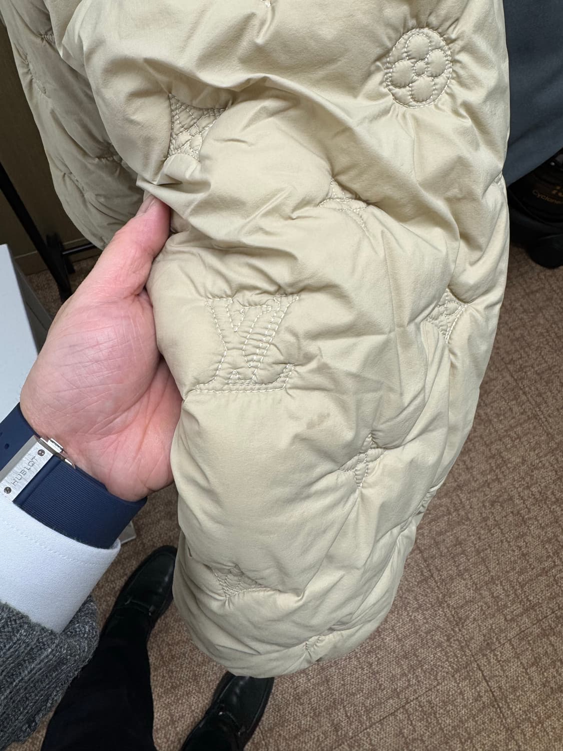 24FW 루이비통 모노그램 퀄티드 후드 패딩 자켓 베이지 상품이미지6