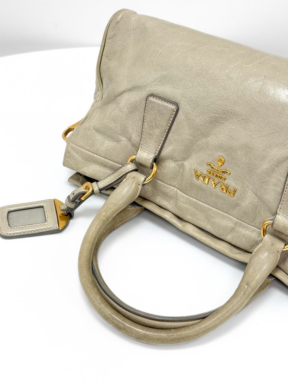 프라다 비텔로 샤인 레더 이스트웨스트 토트백 상품이미지7