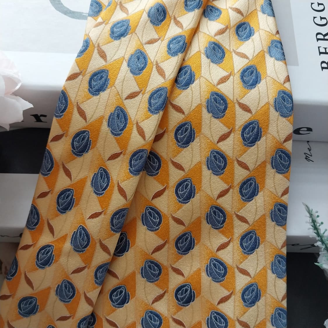 에르메네질도 제냐 실크 옐로우 넥타이 9.3cm A+등급 K1270
 상품이미지3