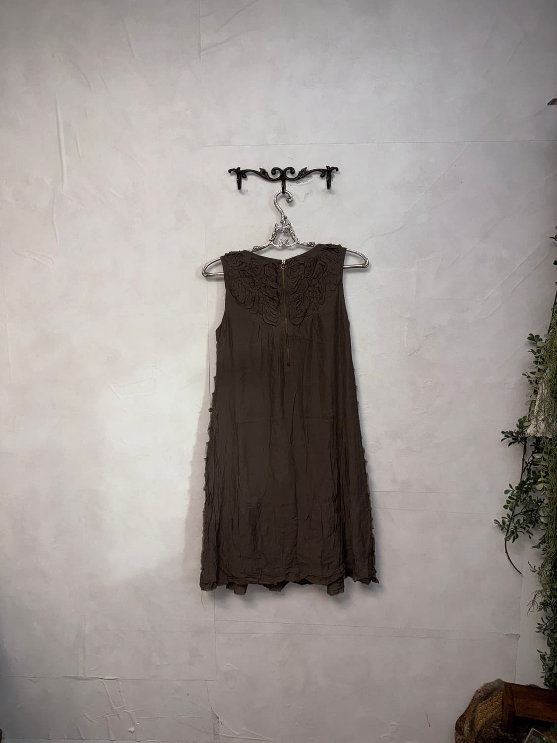 G-cut brown ruffle draped fabric ops  상품이미지6