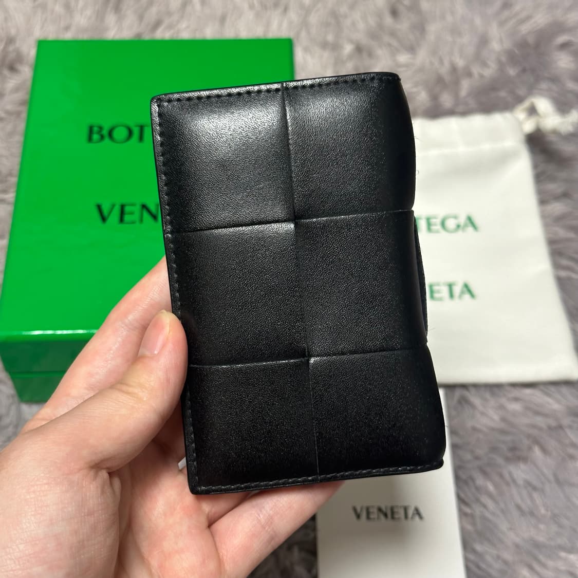 [풀구성] 보테가베네타 맥시 플랩 오거나이저 카드지갑 블랙 상품이미지2
