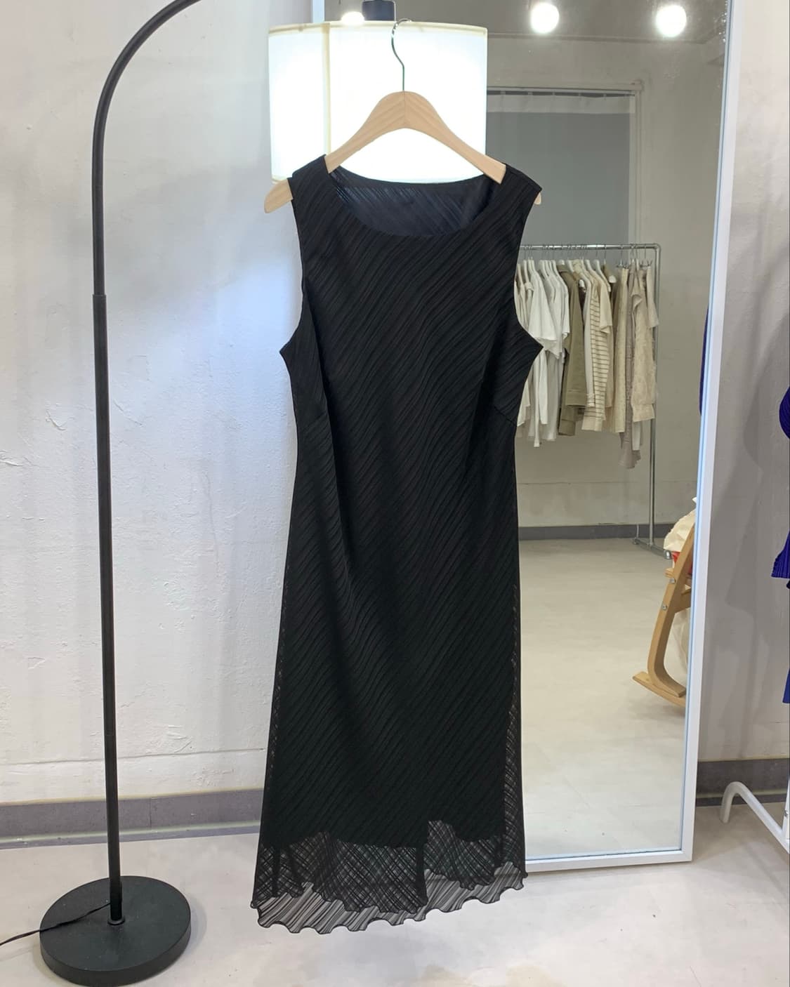 Black Textured Shift Dress  상품이미지4