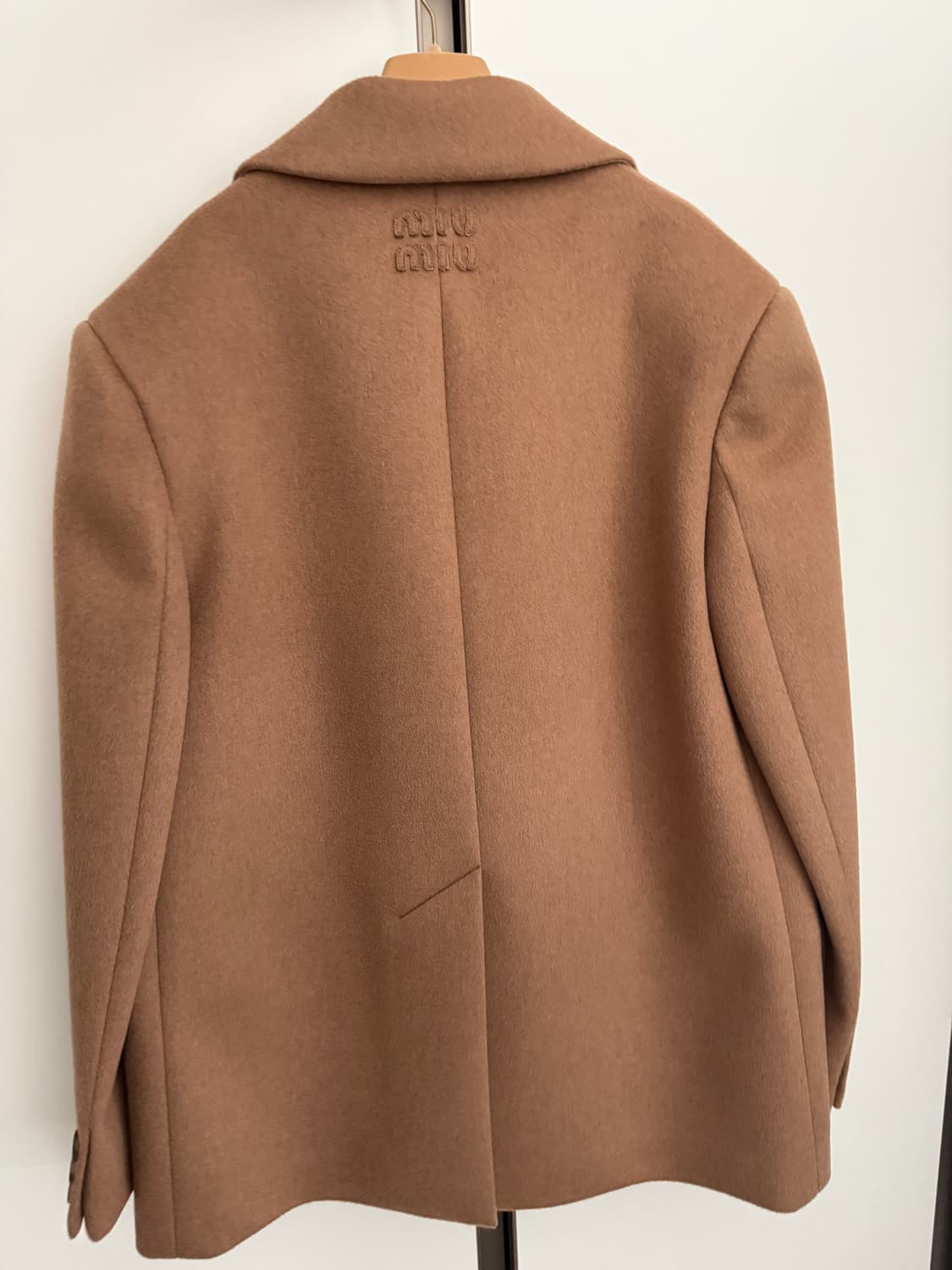 미우미우 벨루어 자켓 카멜 상품이미지2