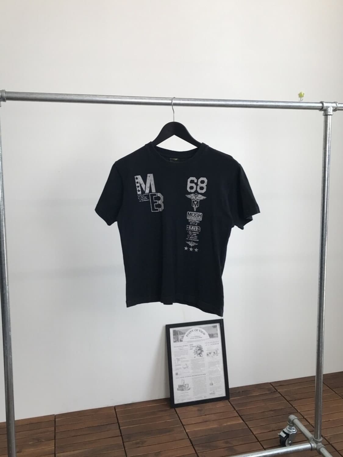 Mosh Boarding Multi-Graphic Black Tee 상품이미지4