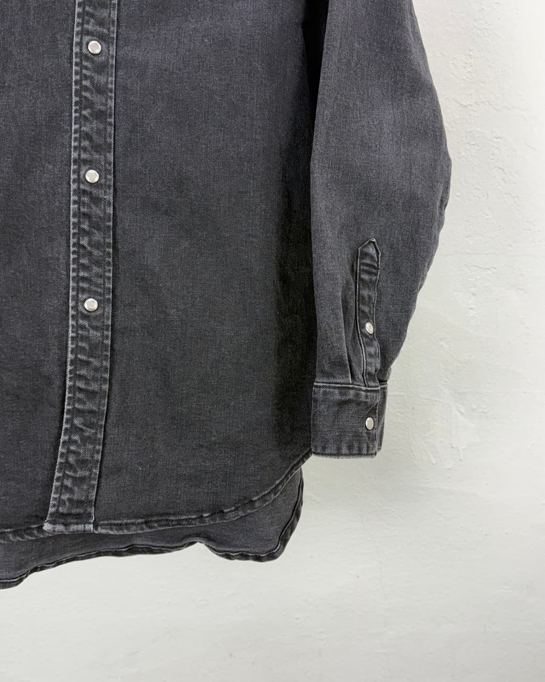 솔리드옴므 오버 흑청 데님 셔츠 자켓 상품이미지5