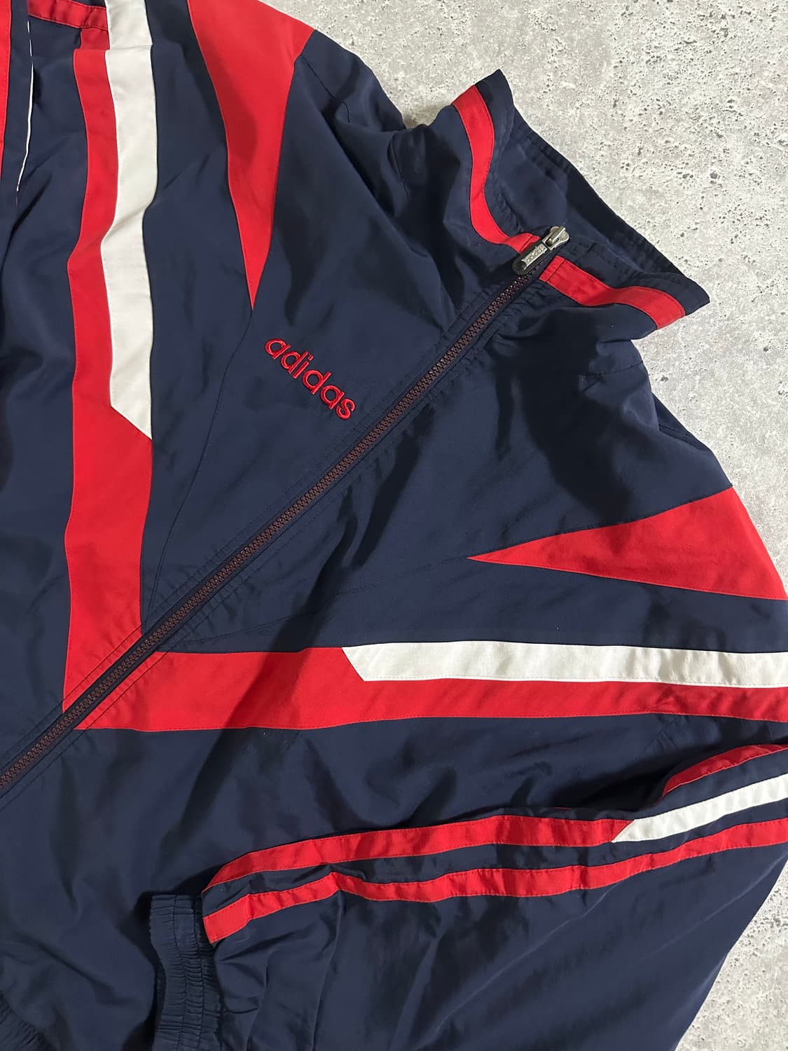 90s Adidas올드스쿨 V-라인 절개 윈드브레이커 상품이미지1