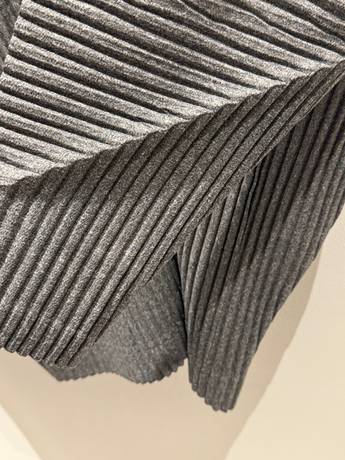 옴므플리세 25년 먼슬리 후드 상품이미지2