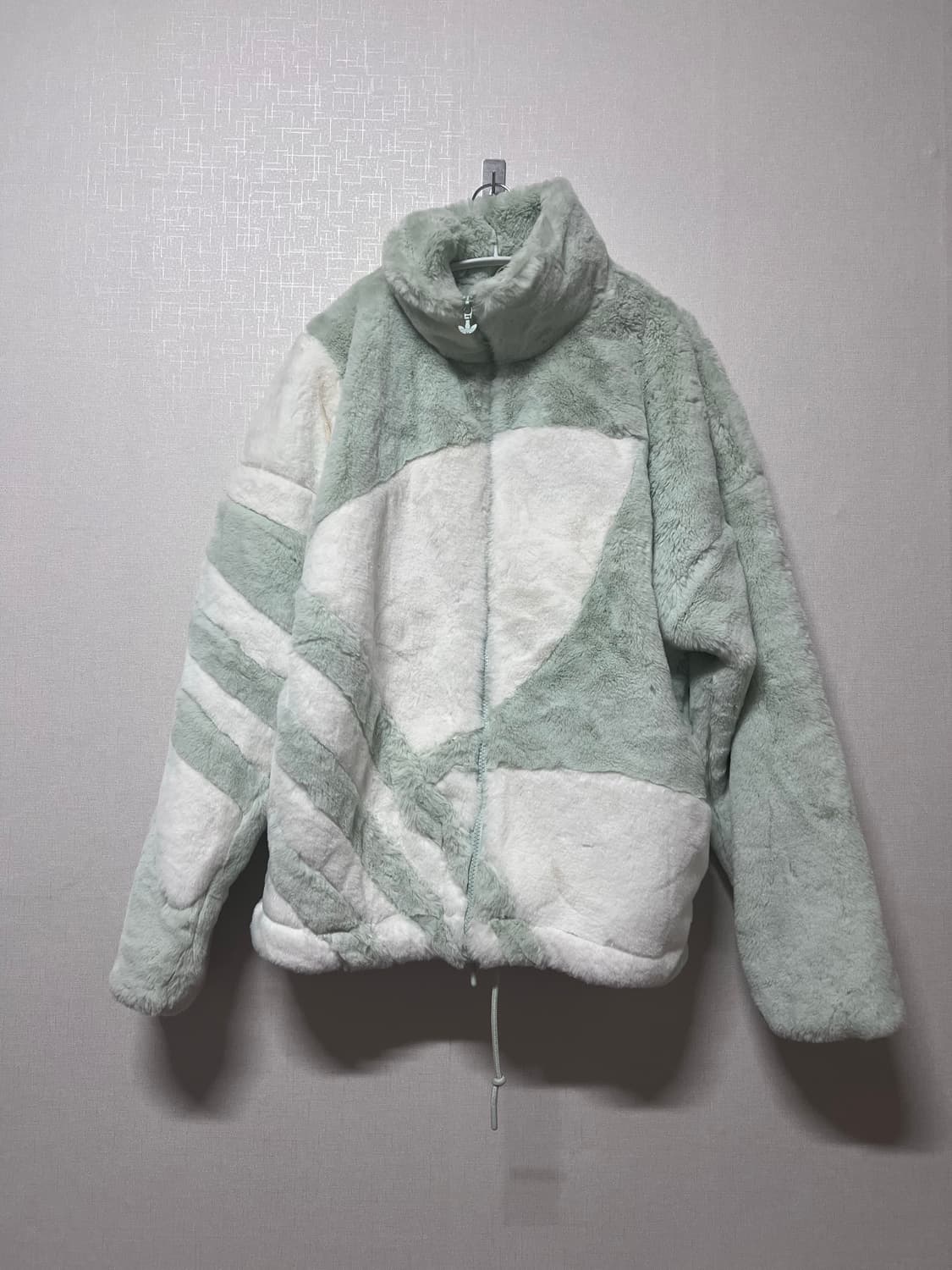 (일본 한정판) 아디다스 퍼 자켓 M 상품이미지1