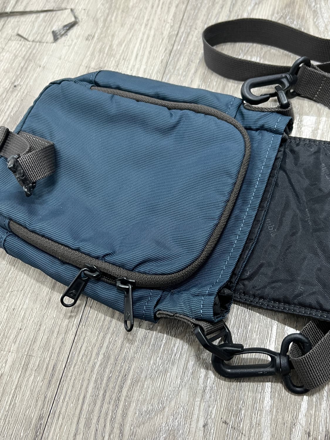 Columbia 컬럼비아 배색 크로스백 슬링백 상품이미지3