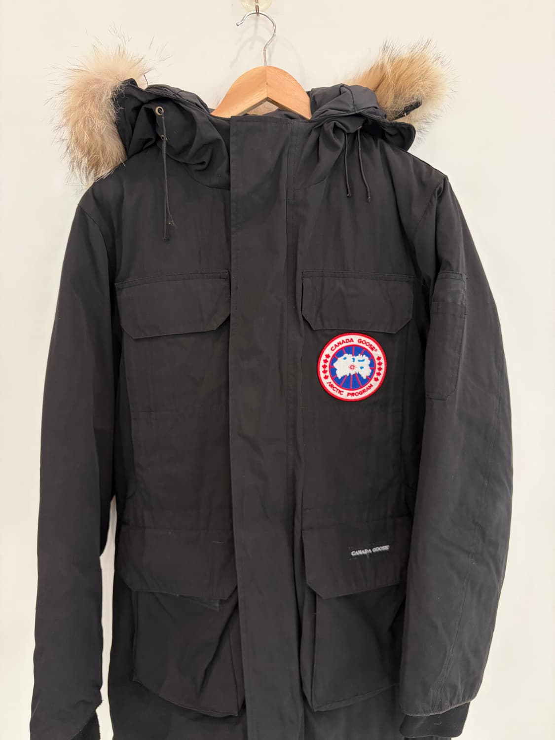 캐나다구스 블랙 패딩 상품이미지2