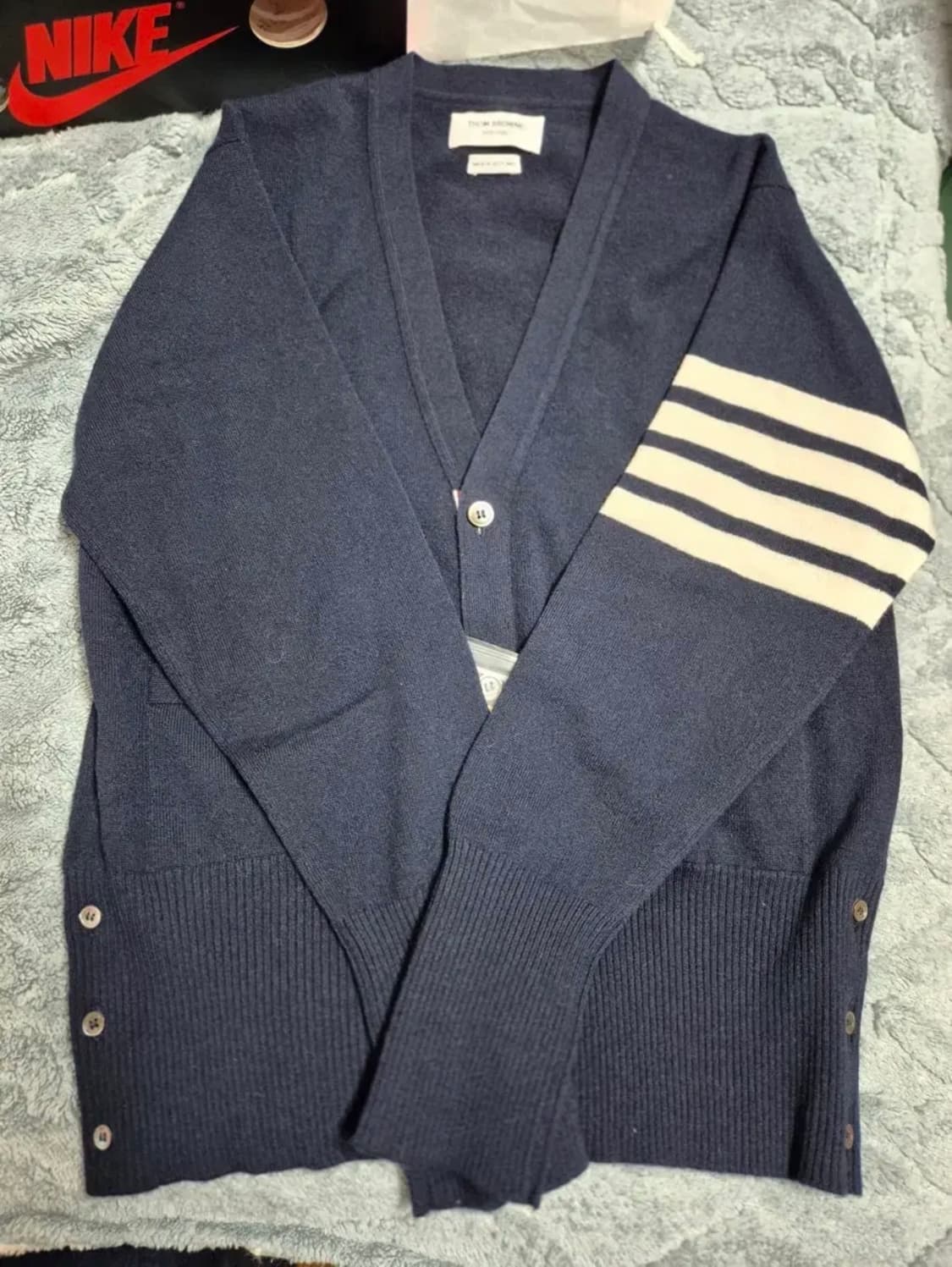 톰브라운 캐시미어 백화점판 가디건 상품이미지1