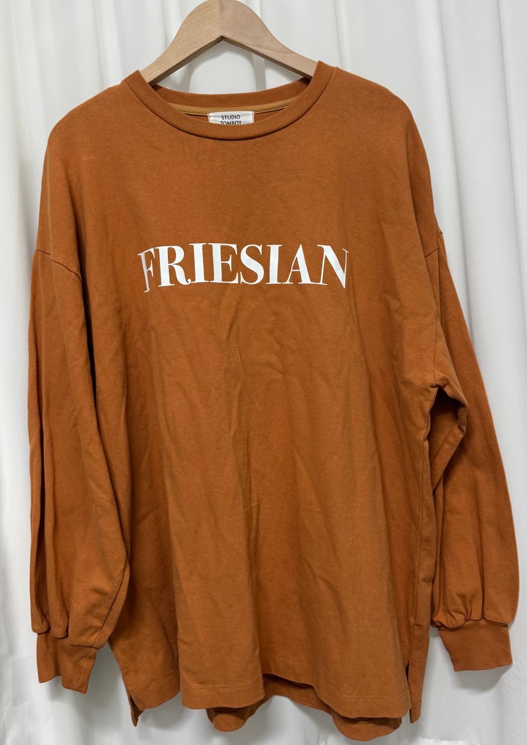 스튜디오 톰보이 레터링 맨투맨 상품이미지3