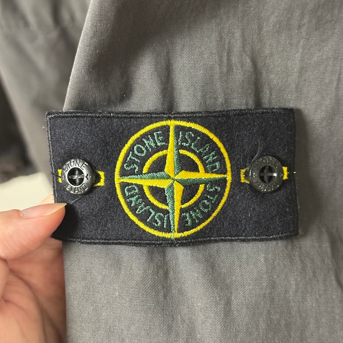 [XL] 21SS 스톤아일랜드 코튼 오버셔츠 챠콜 그레이 백화점판 상품이미지4