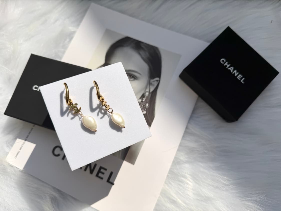샤넬 모던 골드 진주 이어링 상품이미지2