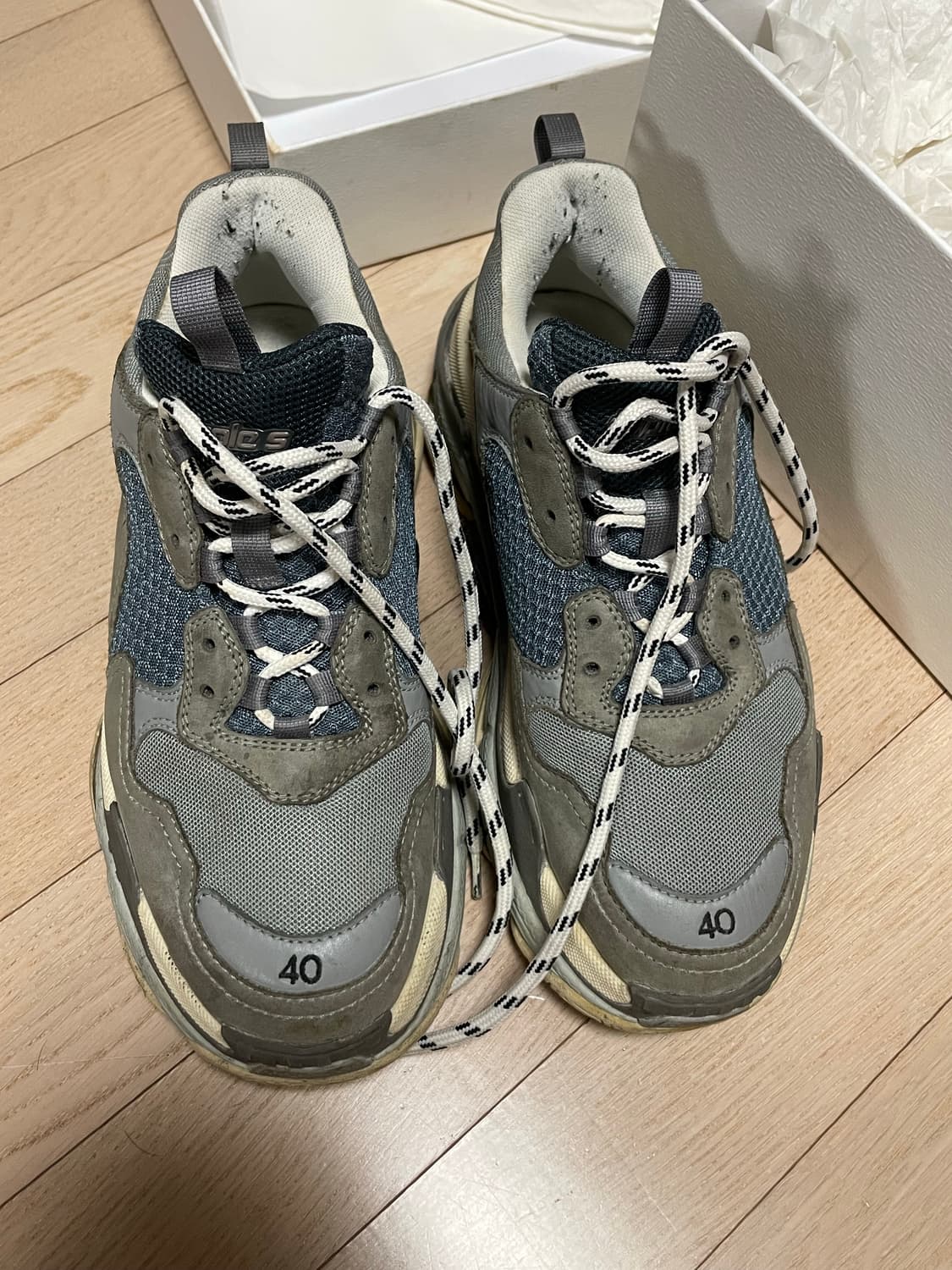 발렌시아가 트리플s 17fw 그레이 40 상품이미지1