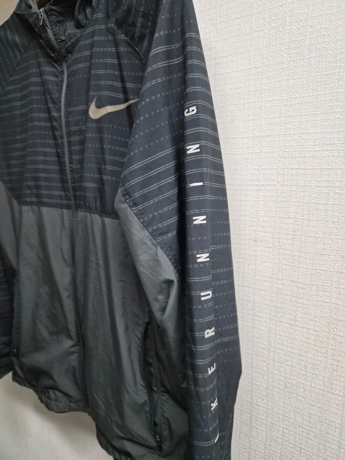 XL) 나이키 러닝 바람막이 팝니다 상품이미지3