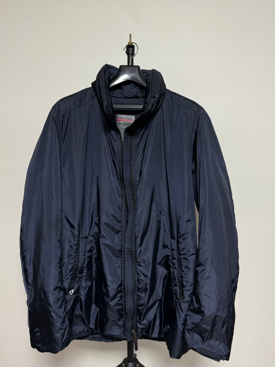 (정품) 프라다 나일론 점퍼 네이비 52size 상품이미지3