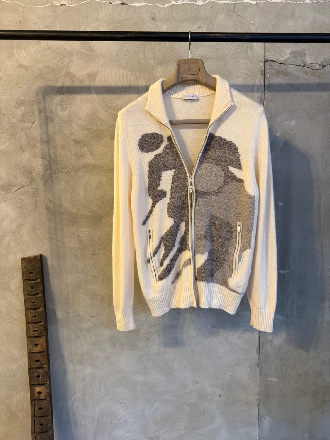 꼬르띠지아니 짚업 니트 100 상품이미지1