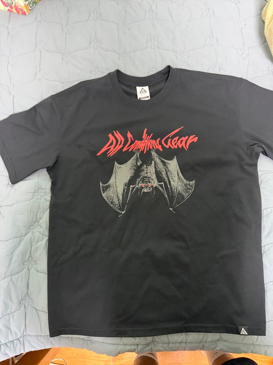 나이키 acg 드라이핏 배트맨 반팔티 L사이즈 실착1회 새상품 판매 상품이미지1