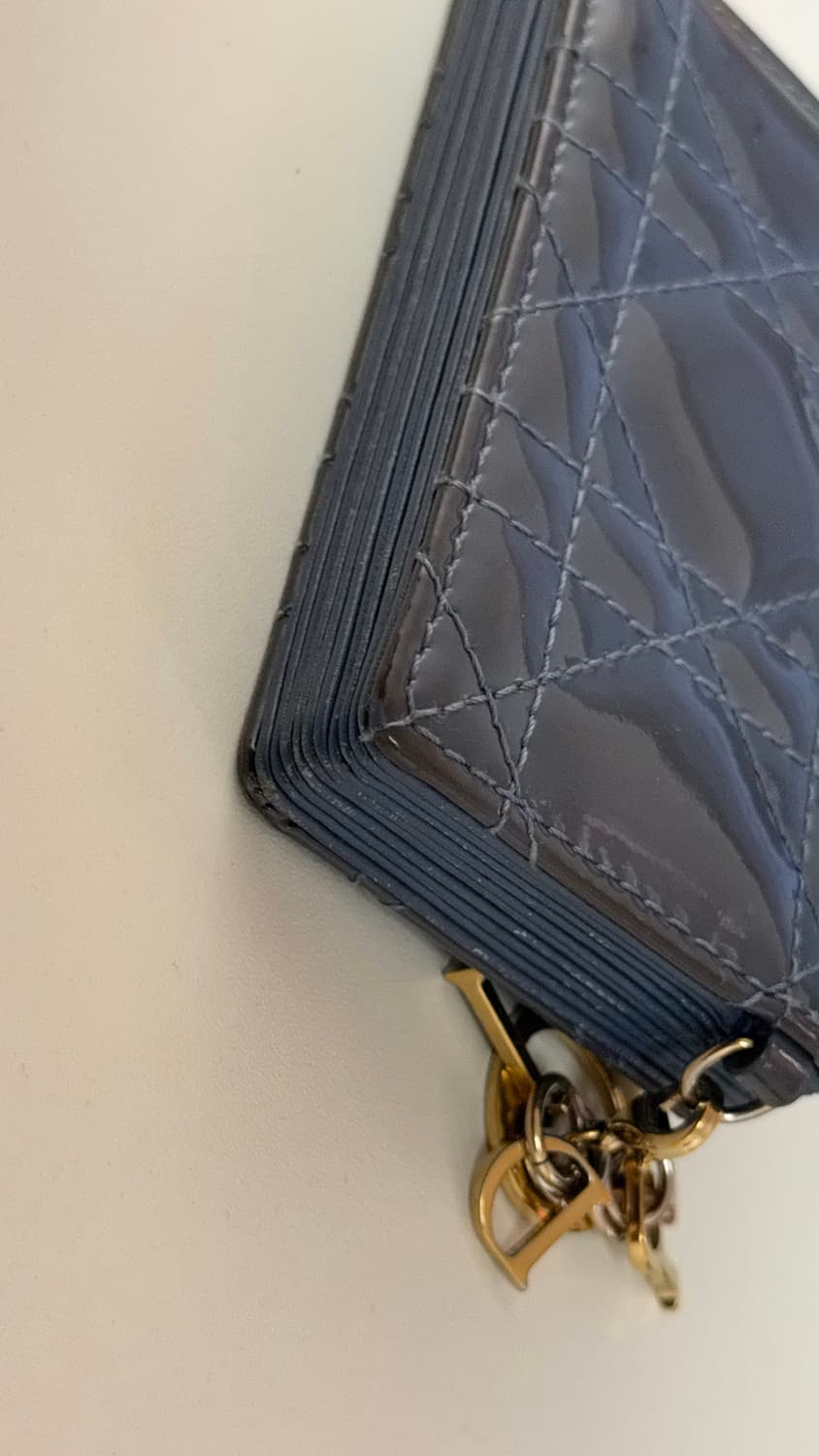 디올 까나쥬 페이던트 아코디언 카드지갑 상품이미지10