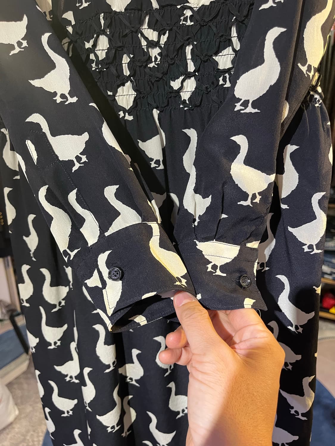 모스키노 칩앤시크 구스 프린트 실크 원피스 (이탈리아제) 상품이미지5