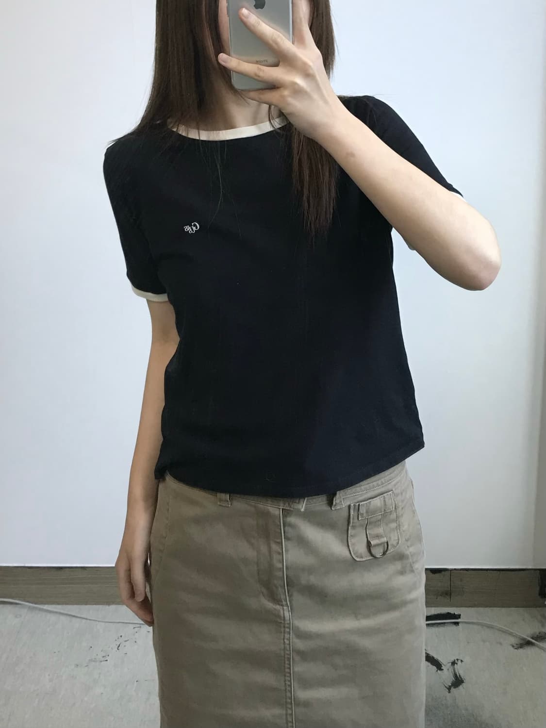 게스 블랙 링거 반팔 티셔츠 상품이미지1