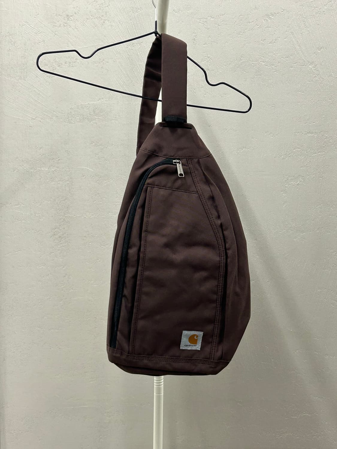 칼하트(Carharre) 버건디 슬링백 가방 상품이미지2