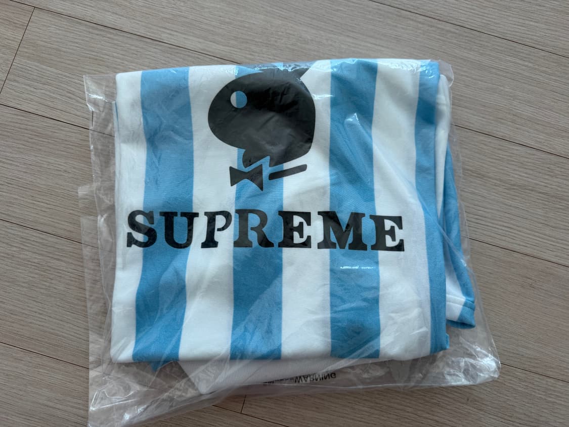 슈프림 플레이보이 싸커 져지 L 상품이미지4