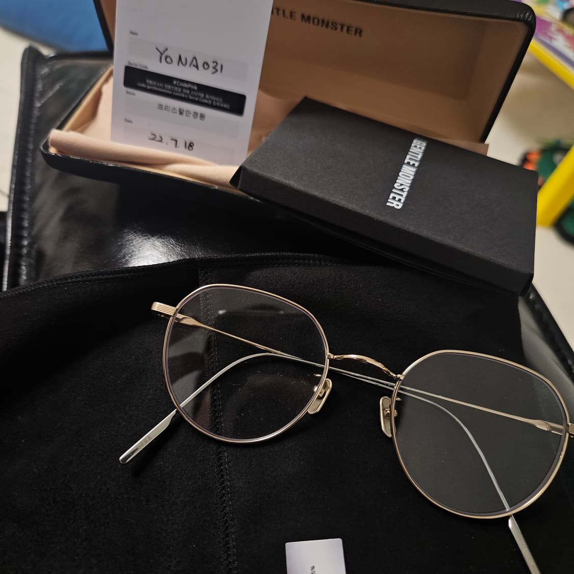 (풀박스)젠틀몬스터 요나031 팝니다. 상태좋습니다~ 상품이미지1