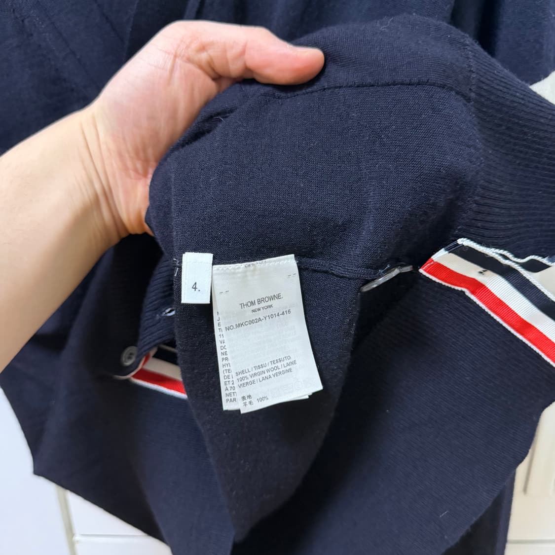 A / 4 (105) 톰브라운 사선완장 울 가디건 네이비 상품이미지5