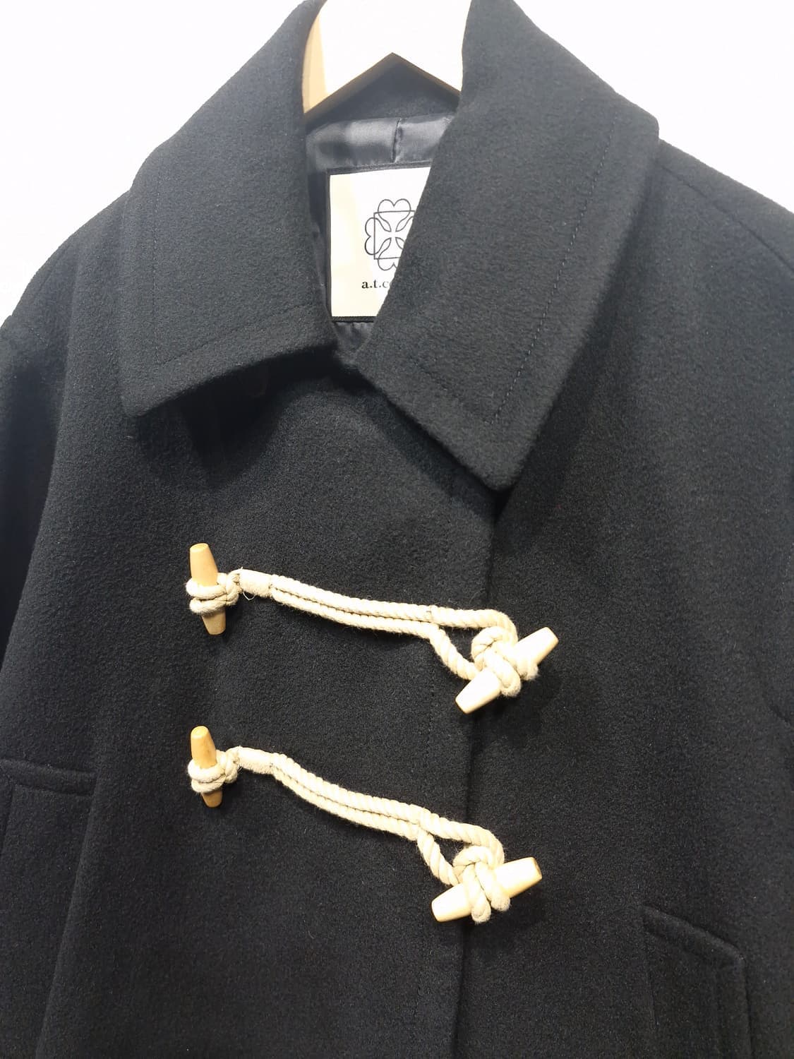 앳코너(a.t.corner)더블 토글 숏 코트 블랙 상품이미지6