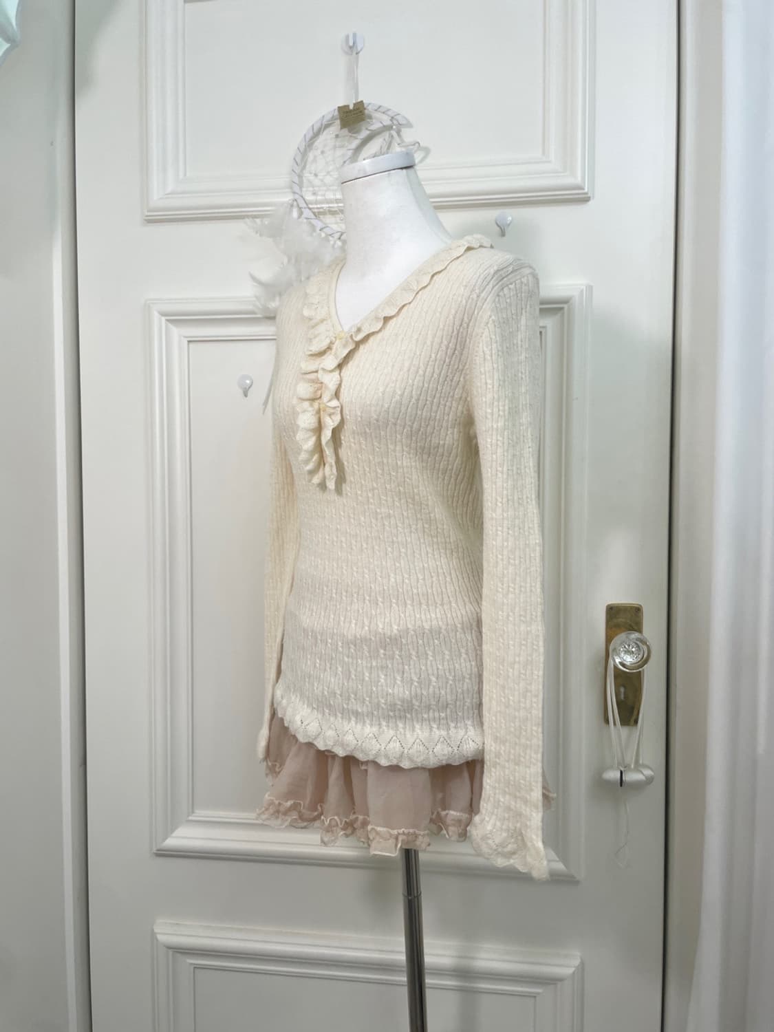 ivory crochet ruffle point slim knit top 상품이미지2