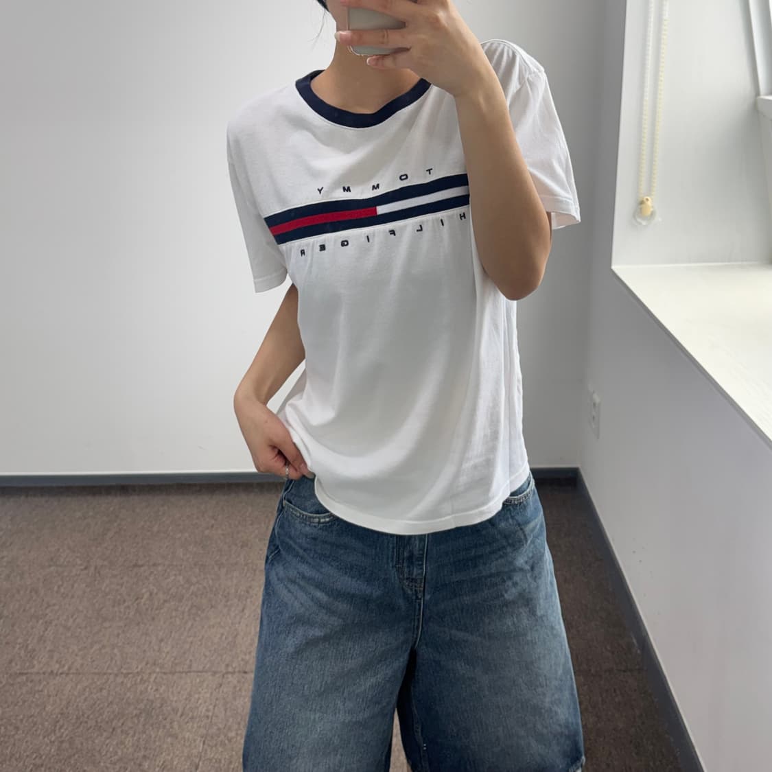 Tommy Hilfiger 타미힐피거 화이트 반팔  상품이미지2