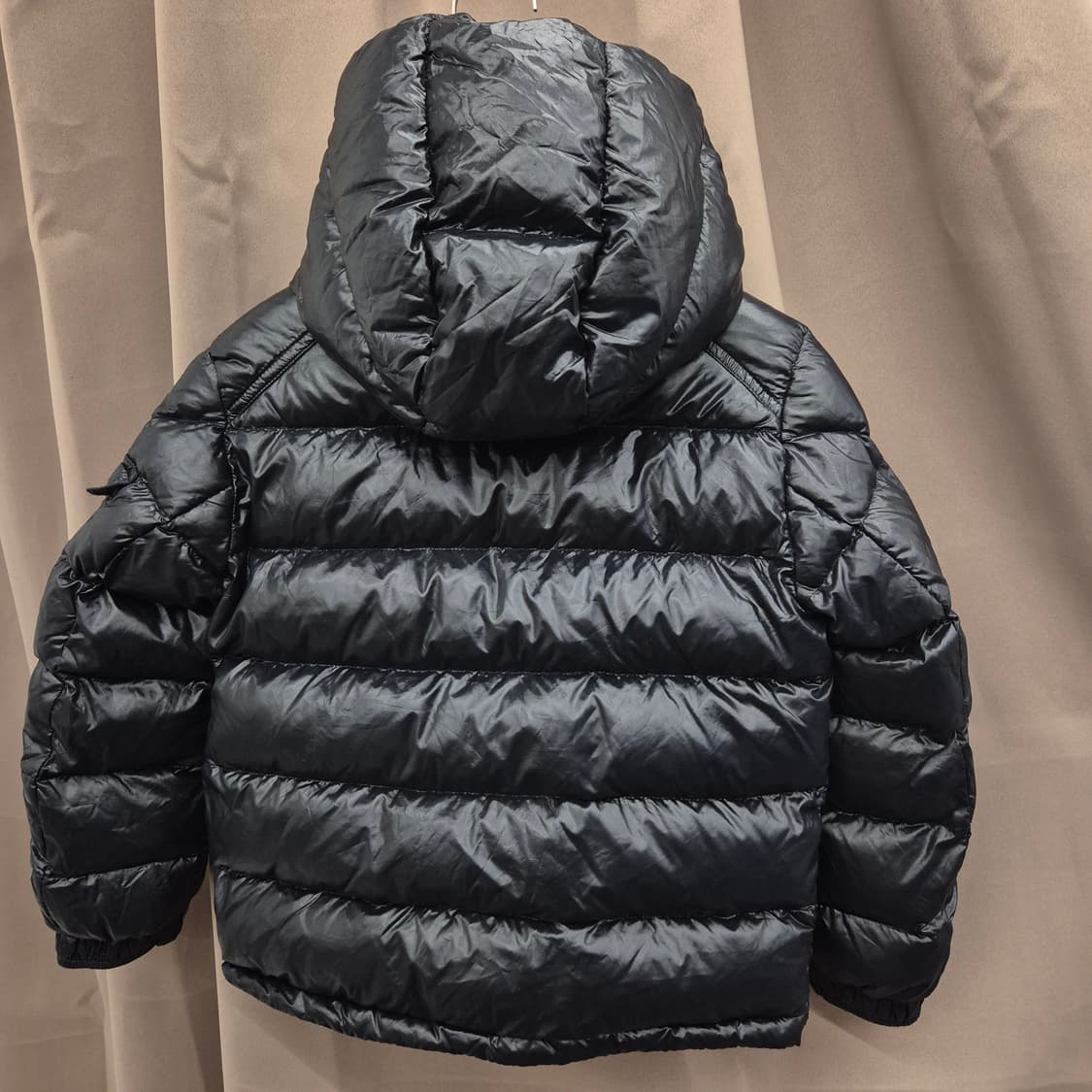몽클레어 블랙 패딩 후드 8/130cm 상품이미지4