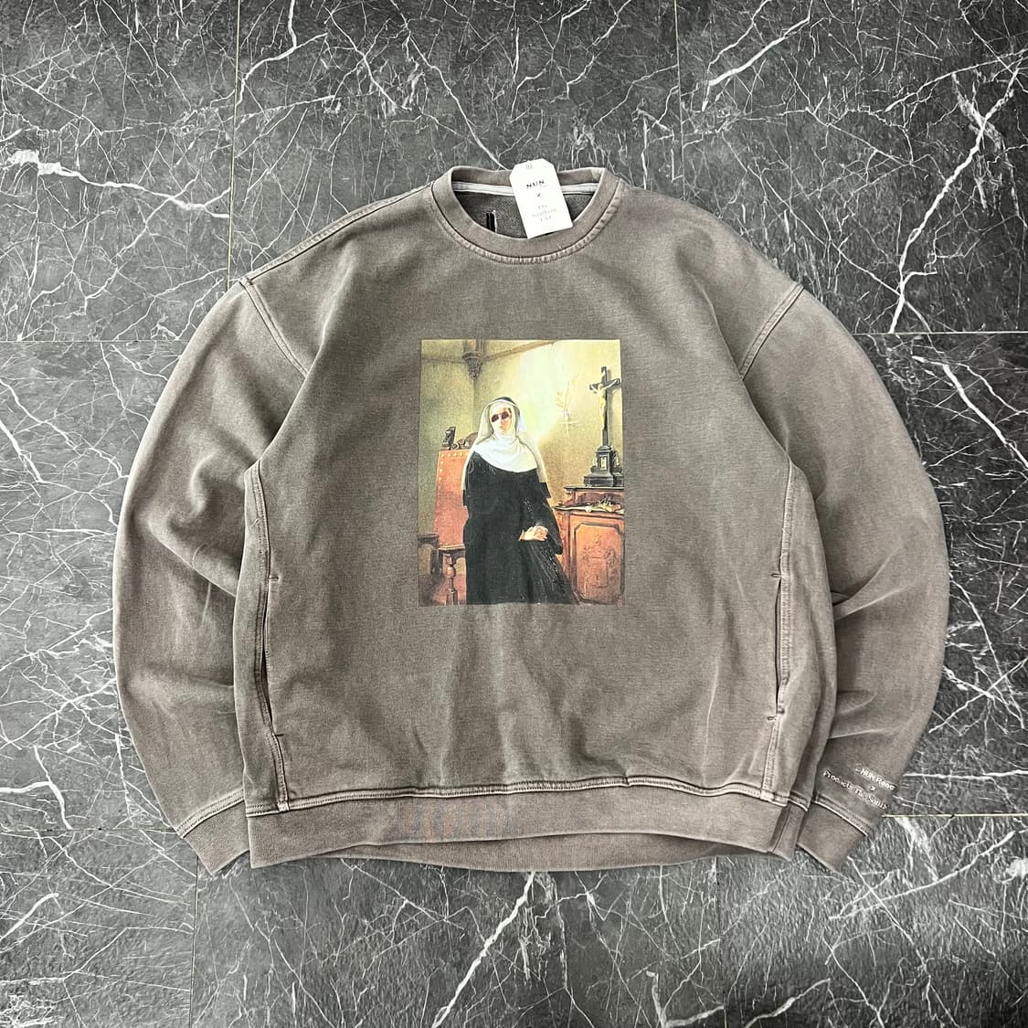 더써든랩 x 넌리액트 피그먼트 맨투맨 상품이미지1