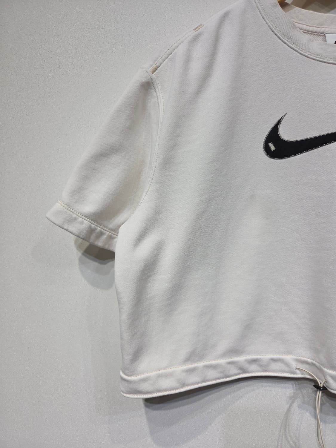 나이키 NSW 스우시 반팔 크롭 맨투맨 상품이미지4